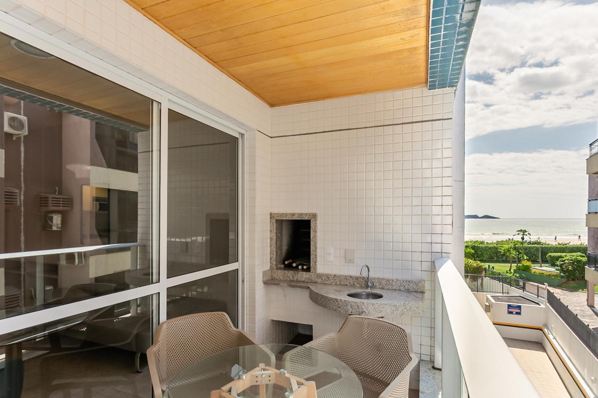 Predio Nos Ingleses Pe-na-areia Com Piscina - Aquarelle Apartment Florianopolis